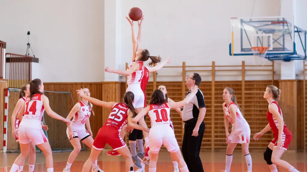 lusv basketball