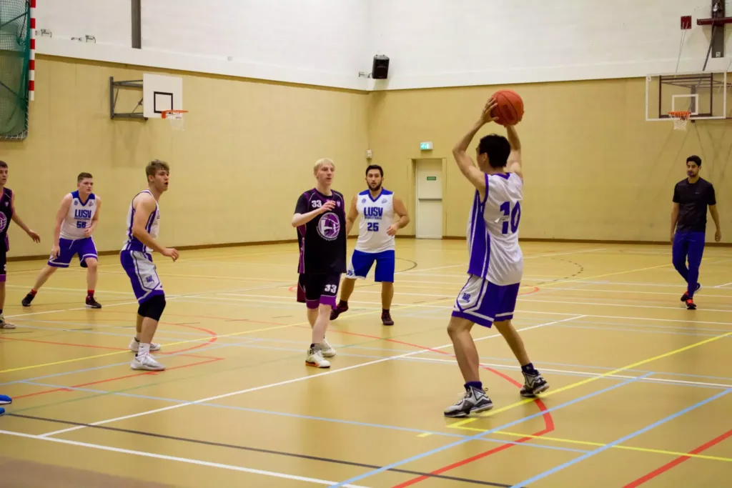 lusv basketball